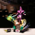 Figura Yu-Gi-Oh! – Dark Magician (Mago Oscuro) 33 cm, PVC de alta calidad