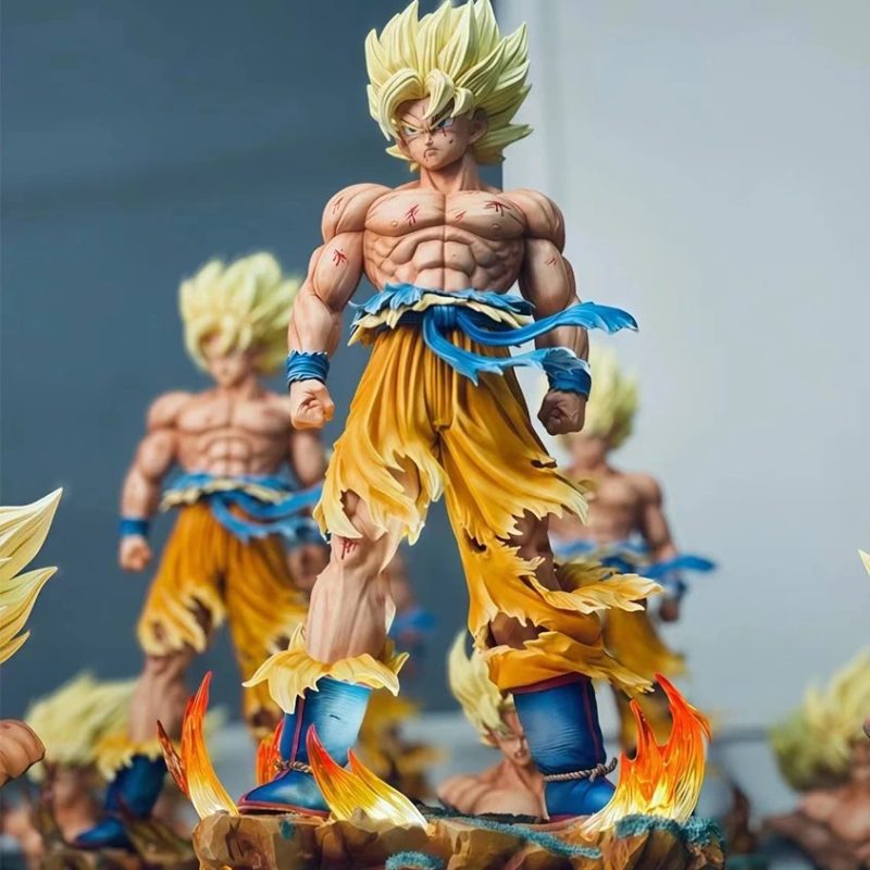 Figura Dragon Ball Z – Goku Super Saiyan 34 cm con LED y Cabeza Intercambiable