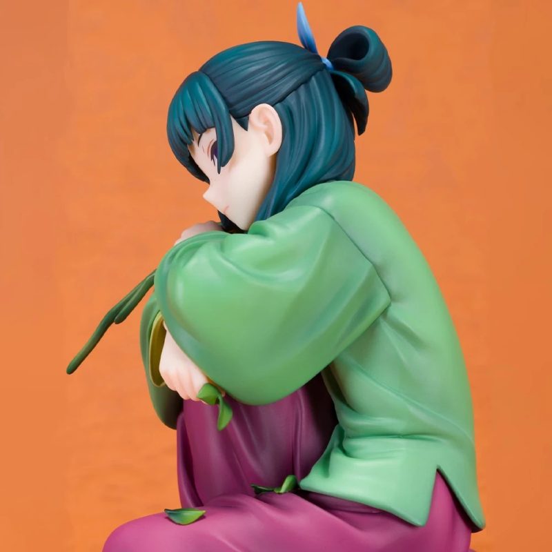 Figura Maomao Sentada 12 cm con Taburete – Figurita Decorativa Anime PVC - Imagen 4