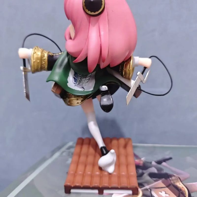 Figura Anya Forger Cosplay Levi Ackerman – 18 cm | Spy x Family x Attack on Titan - Imagen 5
